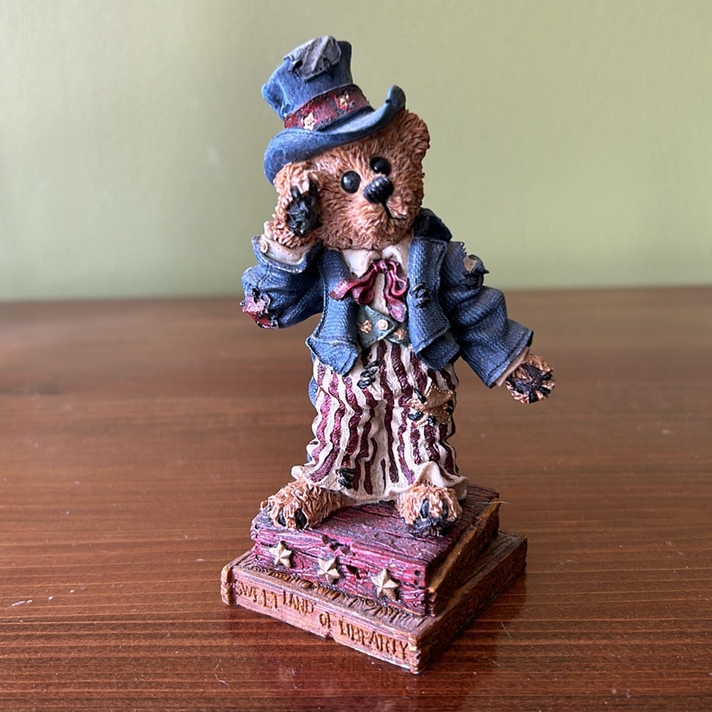 Boyds Bears & Friends Figurine